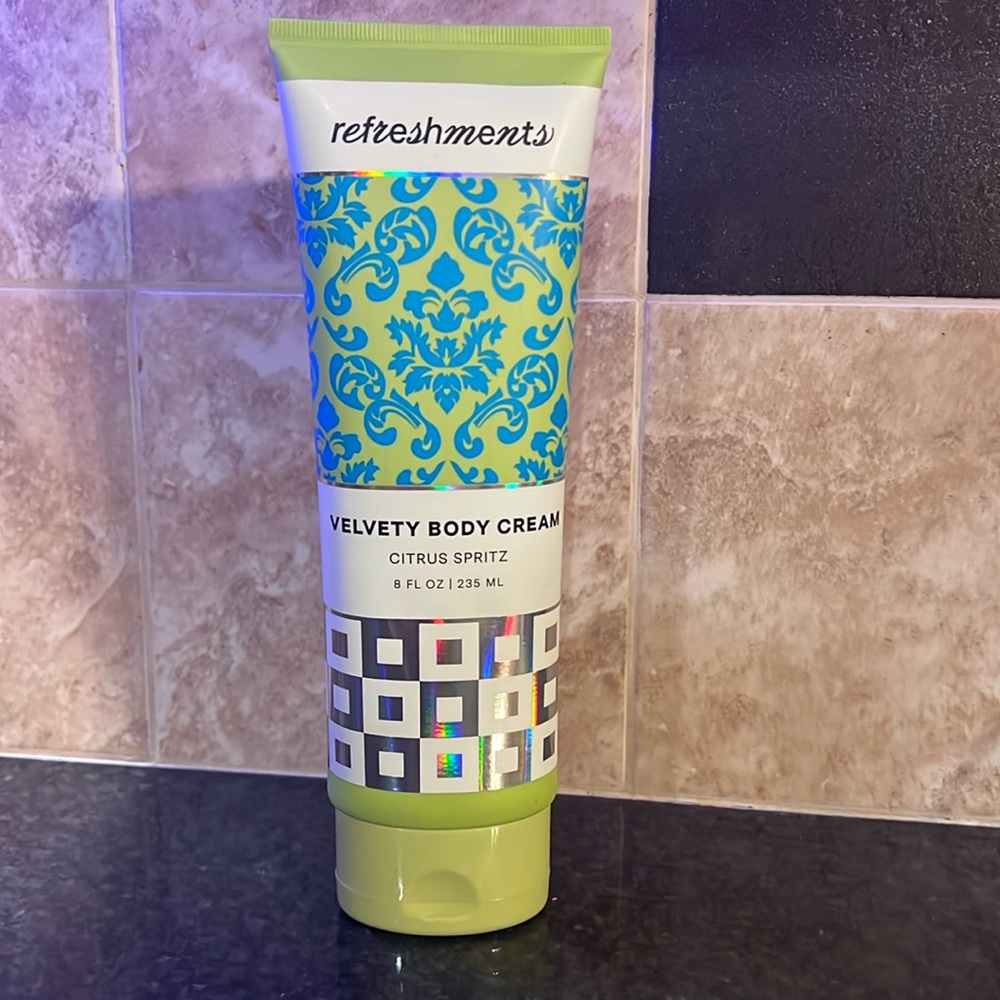 Refreshments velvety body cream citrus bliss